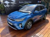 Usado Kia Stonic 100 HP (73 kW) 2021 Azul SUV