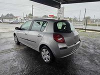 Usado Renault Clio II 68 HP (50 kW) 2008 Cinzento Citadino