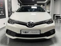 Usado Toyota Auris 90 HP (66 kW) 2015 Branco Citadino