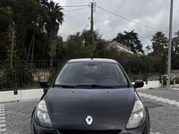 Usado Renault Clio III Dynamique 75 HP (55 kW) 2010 Sedan