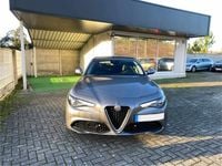 Usado Alfa Romeo Giulia Super 180 HP (132 kW) 2019 Cinzento Sedan