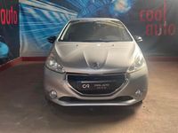 Usado Peugeot 208 Active 82 HP (60 kW) 2013 Cinza prata Citadino