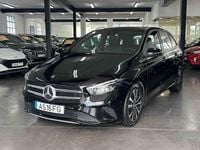 Usado Mercedes B180 Style 116 HP (85 kW) 2022 Preto Monovolume