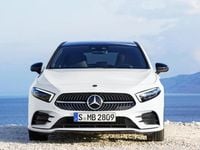Usado Mercedes A180 AMG line 116 HP (85 kW) 2021 Cinzento Citadino