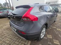 Usado Volvo V40 114 HP (83 kW) 2014 Cinzento Citadino