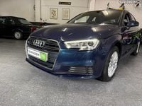 Usado Audi A3 Sportback 110 HP (80 kW) 2016 Azul Citadino