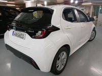 Usado Toyota Yaris Hybrid Comfort 115 HP (84 kW) 2021 Branco