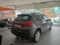 Usado Peugeot 2008 Active 92 HP (67 kW) 2016 Cinzento SUV