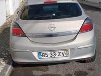Usado Opel Astra GTC 100 HP (73 kW) 2005