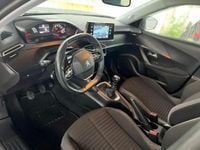 Usado Peugeot 2008 Allure 110 HP (80 kW) 2022 Cinza antracite SUV