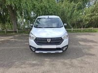 Usado Dacia Lodgy Comfort 116 HP (85 kW) 2022 Branco Monovolume