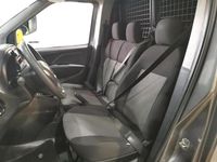Usado Fiat Doblò 95 HP (69 kW) 2018 Cinzento Monovolume