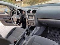 Usado VW Golf VI 105 HP (77 kW) 2008 Cinzento Citadino