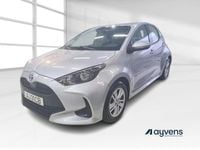 Usado Toyota Yaris Hybrid Comfort 115 HP (84 kW) 2021 Cinza