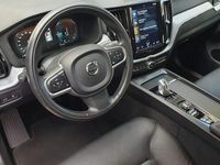 Usado Volvo XC60 Momentum 392 HP (288 kW) 2019 Cinzento SUV