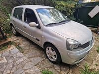 Usado Renault Clio II 75 HP (55 kW) 2004 Cinzento Citadino