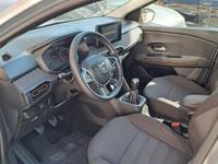 Usado Dacia Sandero Comfort 91 HP (66 kW) 2022 Cinzento Citadino