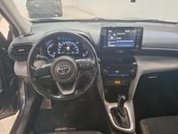 Usado Toyota Yaris Hybrid 116 HP (85 kW) 2022 Cinzento