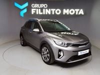 Usado Kia Stonic 100 HP (73 kW) 2024 Cinzento SUV