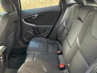 Usado Volvo V40 150 HP (110 kW) 2019 Preto Citadino