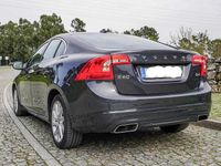 Usado Volvo S60 181 HP (133 kW) 2015 Cinzento Sedan
