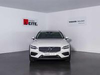 Usado Volvo V60 CC Pro 197 HP (144 kW) 2022 Branco gelo  614 Carrinha