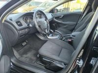 Usado Volvo V40 Kinetic 120 HP (88 kW) 2017 Sedan