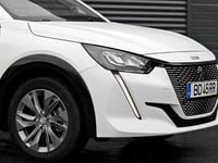 Usado Peugeot e-208 Allure 100 kW (136 HP) 2023 Branco Citadino