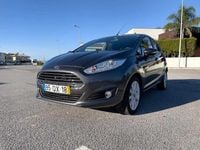 Usado Ford Fiesta 101 HP (74 kW) 2016 Cinzento Citadino