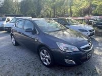 Usado Opel Astra 100 HP (73 kW) 2010 Preto