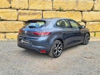 Usado Renault Mégane IV Intens 115 HP (84 kW) 2022 Cinzento (metalizado) Citadino