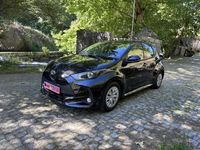 Usado Toyota Yaris Hybrid 92 HP (67 kW) 2022 Preto