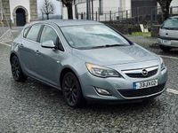 Usado Opel Astra 95 HP (69 kW) 2010 Cinzento