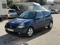 Usado Renault Clio II 75 HP (55 kW) 2002 Azul Citadino
