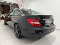 Usado Mercedes C220 170 HP (125 kW) 2015 Preto Coupé