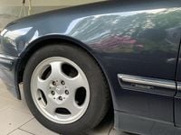 Usado Mercedes E220 Avantgarde 143 HP (105 kW) 2000 Sedan