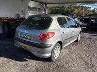 Usado Peugeot 206 68 HP (50 kW) 2005 Cinzento