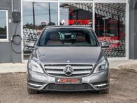 Usado Mercedes B180 109 HP (80 kW) 2012 Cinzento Monovolume