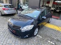 Usado Toyota Auris 90 HP (66 kW) 2012 Preto