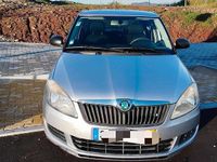 Usado Skoda Fabia 69 HP (50 kW) 2012 Cinzento Citadino