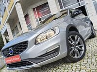 Usado Volvo V60 CC Momentum 150 HP (110 kW) 2018 Cinzento Carrinha