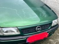 Usado Opel Astra 90 HP (66 kW) 1997 Sedan