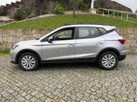 Usado Seat Arona Style 110 HP (80 kW) 2023 Cinza SUV