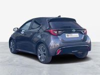 Usado Toyota Yaris Luxury 116 HP (85 kW) 2024 Cinza (pintura metalizada) Sedan