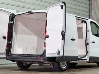 Usado Opel Vivaro 145 HP (106 kW) 2018 Branco Monovolume