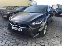 Usado Kia Ceed Sportswagon EX 136 HP (100 kW) 2024 Cinzento Carrinha