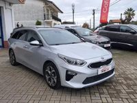 Usado Kia Ceed 136 HP (100 kW) 2021 Cinzento Citadino