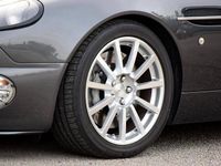 Usado Aston Martin Vanquish 527 HP (387 kW) 2005 Cinzento Coupé