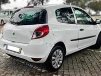 Usado Renault Clio II 68 HP (50 kW) 2009 Branco Citadino