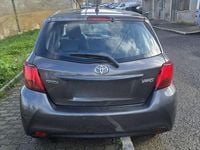 Usado Toyota Yaris Comfort 90 HP (66 kW) 2016 Sedan